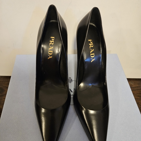 PRADA CALZARURE DONNA “SPAZZOLATO” PUMP Size 38.5 $1200 NIB Black - Picture 4 of 7